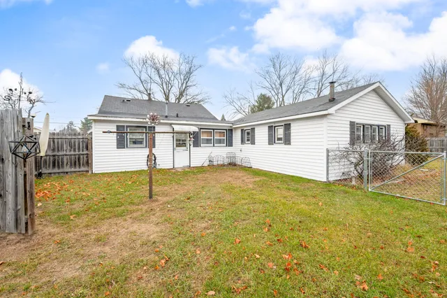 $143,700 | 1101 Chestnut Street, Cadillac, MI 49601