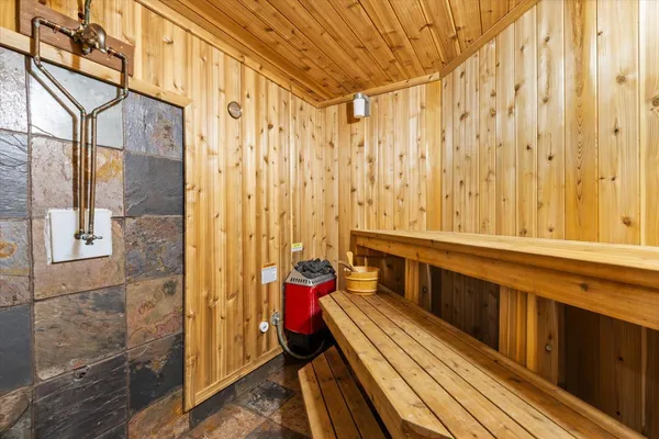 $449,900 | 21666 Bay Port Place, Cohasset, MN 55721