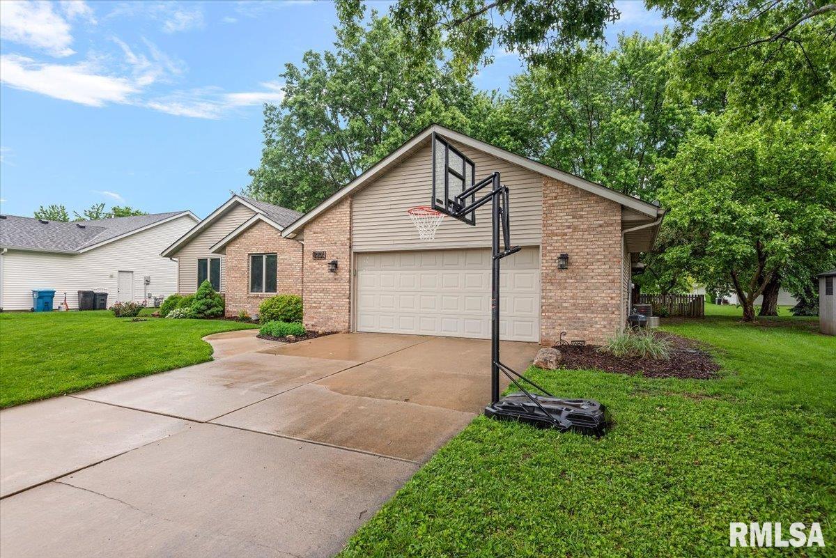 225 Appomattox Drive Springfield, IL 62711 - Photo 3 of 39