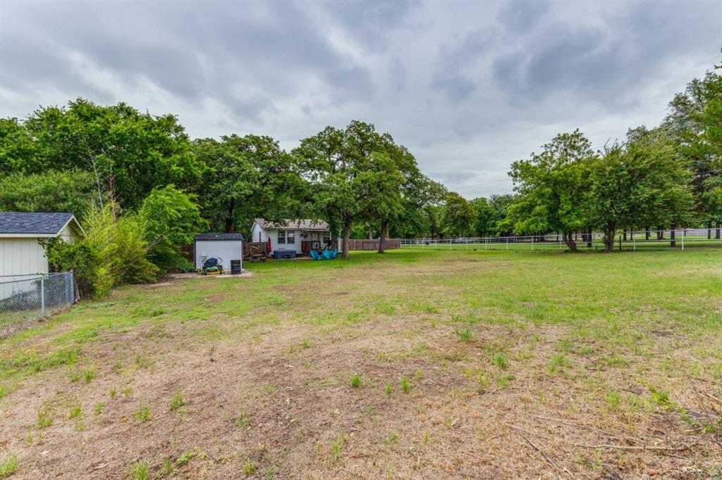 12490 Deeds Court Azle, TX 76020 - Photo 23 of 30