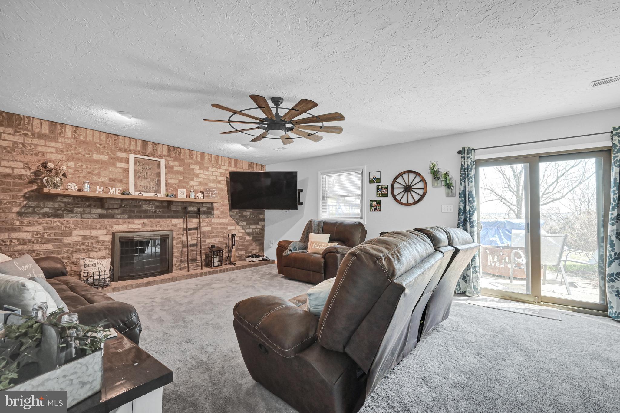 2335 North North Point Drive York, PA 17406 - Photo 8 of 41 Gallery Image 8