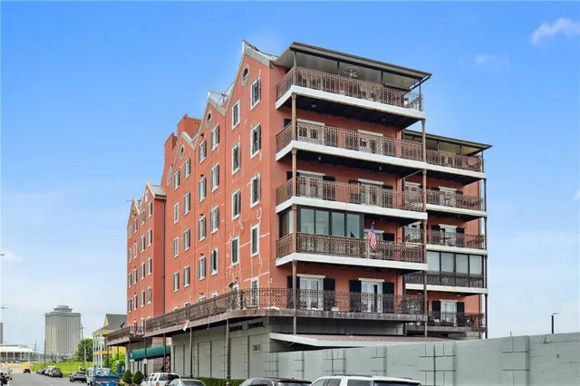 $400,000 | 330 Morgan Street, Unit 406, New Orleans, LA 70114