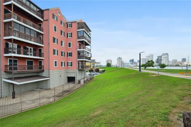 $400,000 | 330 Morgan Street, Unit 406, New Orleans, LA 70114