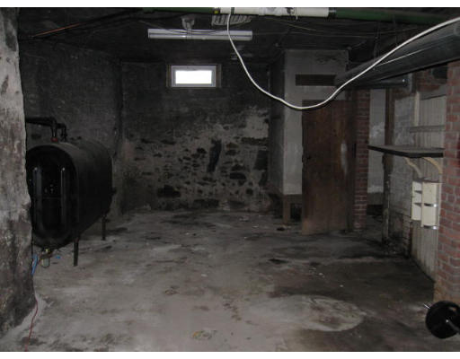 28 Edwin Street Boston, MA 02124 - Photo 4 of 6 Gallery Image 4