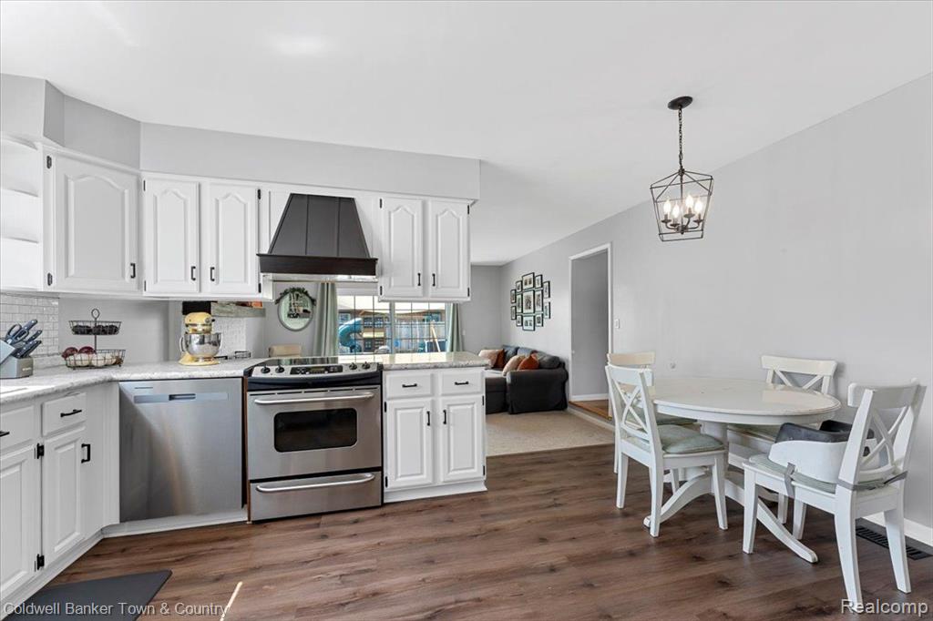 4824 Hillcrest Road Trenton, MI 48183 - Photo 7 of 26 Gallery Image 7