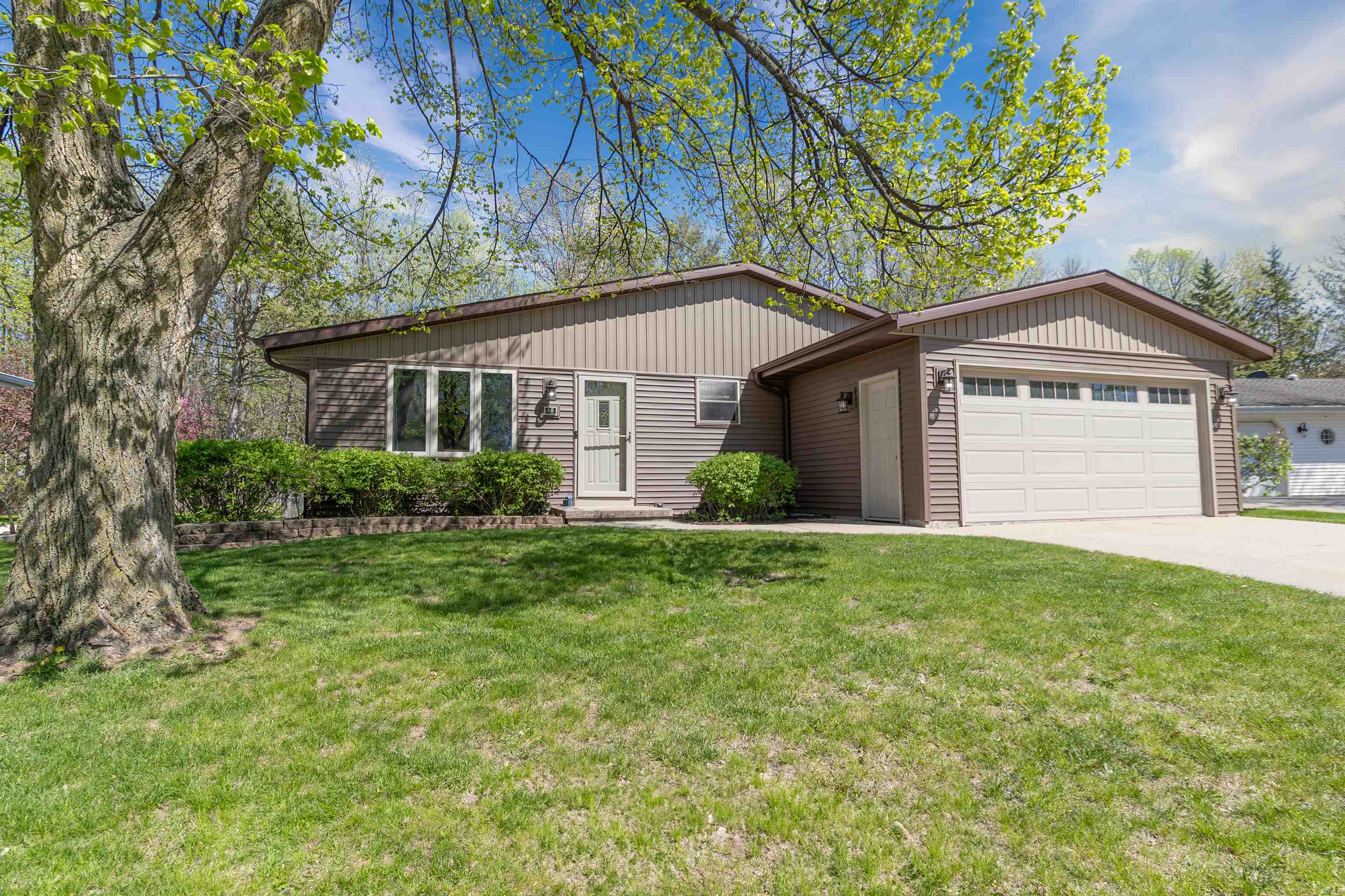 68 Solar Circle Appleton, WI 54915 - Photo 1 of 1 Gallery Image 1