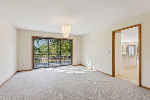 $999,000 | 3 Hill Farm Circle, North Oaks, MN 55127