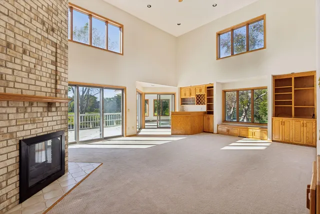 $999,000 | 3 Hill Farm Circle, North Oaks, MN 55127