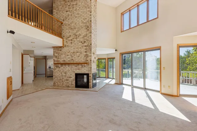 $999,000 | 3 Hill Farm Circle, North Oaks, MN 55127