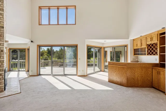 $999,000 | 3 Hill Farm Circle, North Oaks, MN 55127