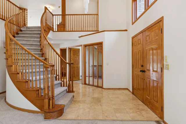 $999,000 | 3 Hill Farm Circle, North Oaks, MN 55127