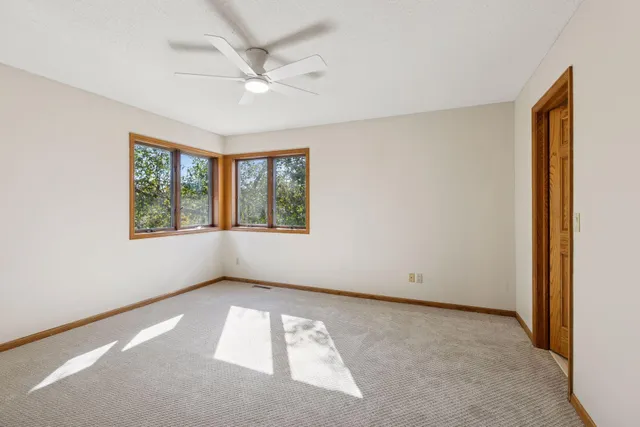 $999,000 | 3 Hill Farm Circle, North Oaks, MN 55127