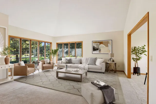 $999,000 | 3 Hill Farm Circle, North Oaks, MN 55127