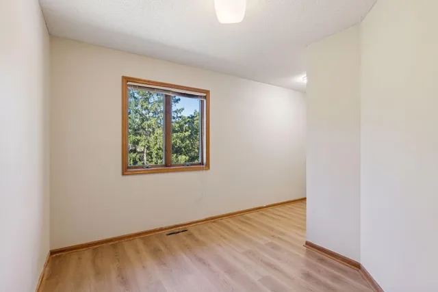 $999,000 | 3 Hill Farm Circle, North Oaks, MN 55127