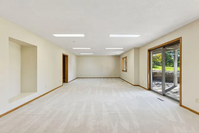 $999,000 | 3 Hill Farm Circle, North Oaks, MN 55127