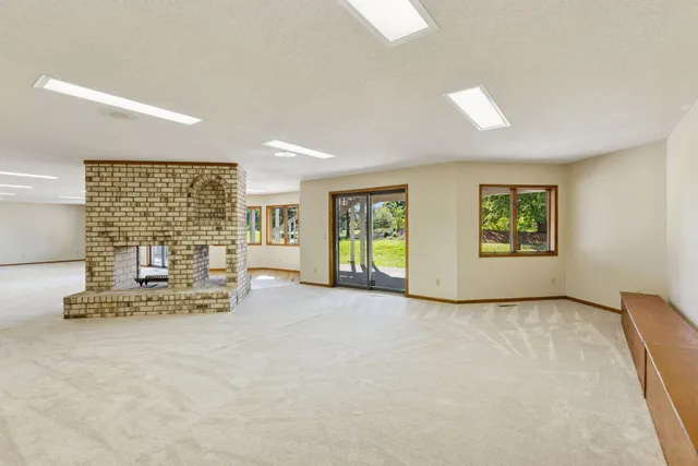 $999,000 | 3 Hill Farm Circle, North Oaks, MN 55127