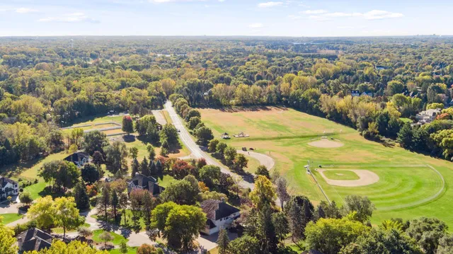 $999,000 | 3 Hill Farm Circle, North Oaks, MN 55127