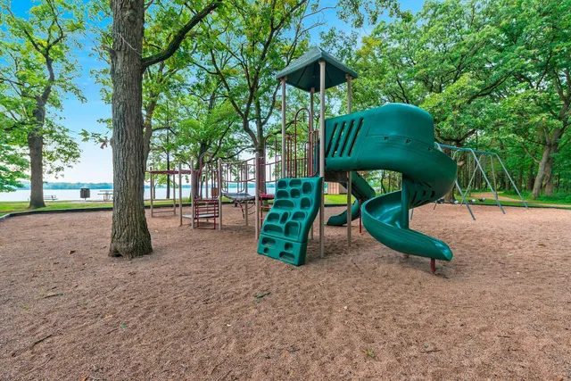 $999,000 | 3 Hill Farm Circle, North Oaks, MN 55127