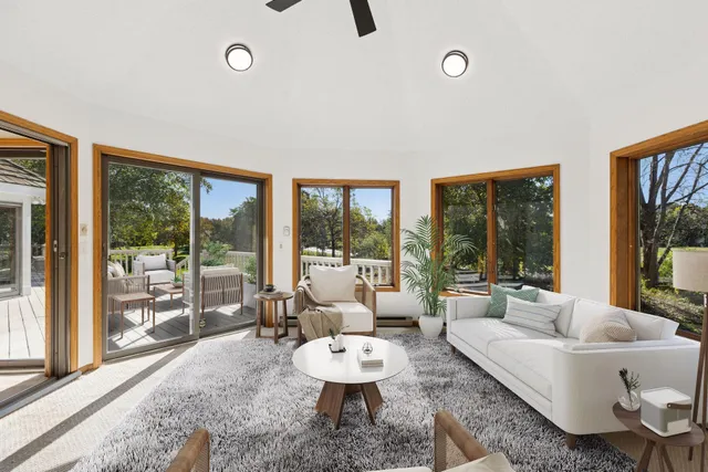 $999,000 | 3 Hill Farm Circle, North Oaks, MN 55127