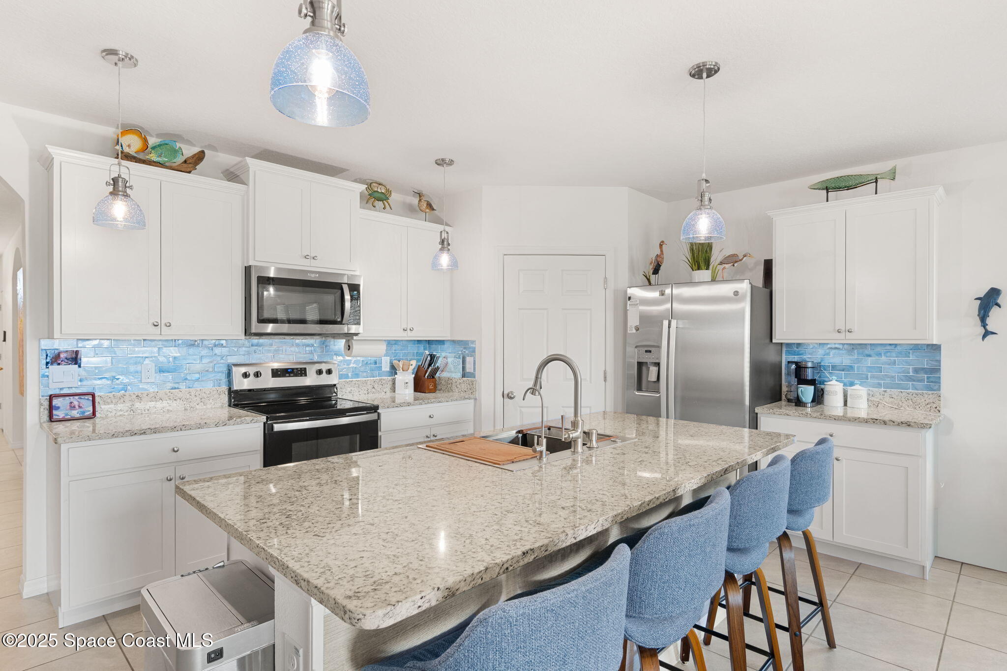 2083 Farmhouse Road Southeast Palm Bay, FL 32909 - Photo 5 of 41 15-web-or-mls-House-25
