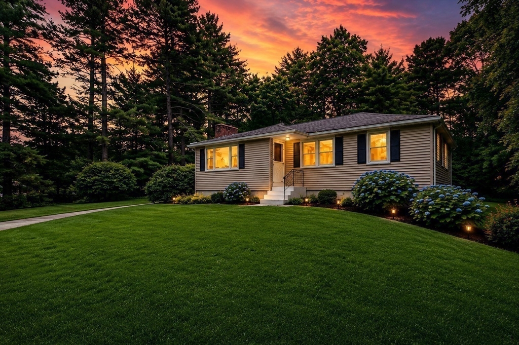 4 Cross Street Foxboro, MA 02035 - Photo 2 of 31
