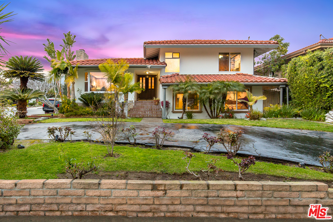 1007 West Kenneth Road Glendale, CA 91202 - Photo 2 of 30 Gallery Image 2
