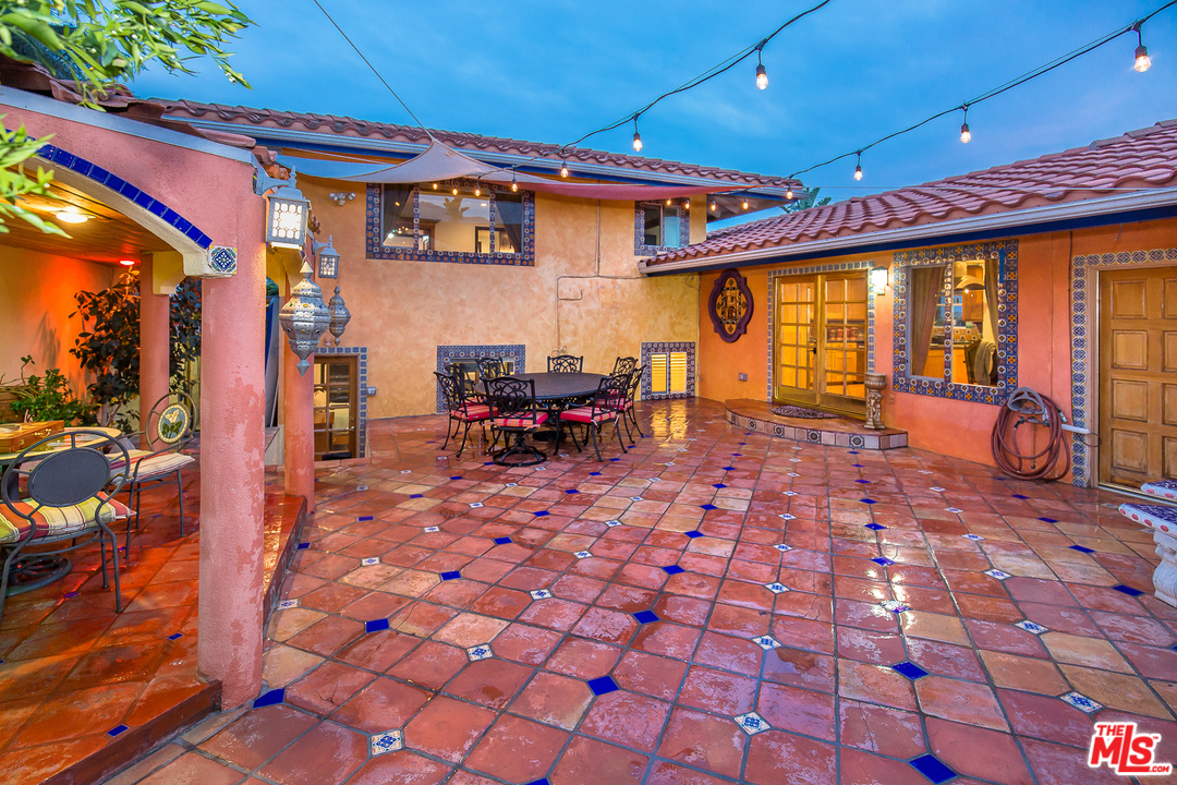 1007 West Kenneth Road Glendale, CA 91202 - Photo 22 of 30 Gallery Image 22
