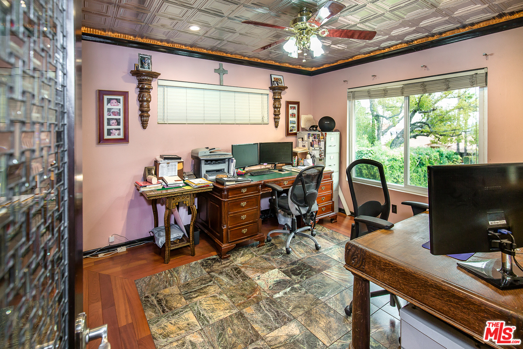 1007 West Kenneth Road Glendale, CA 91202 - Photo 25 of 30 Gallery Image 25