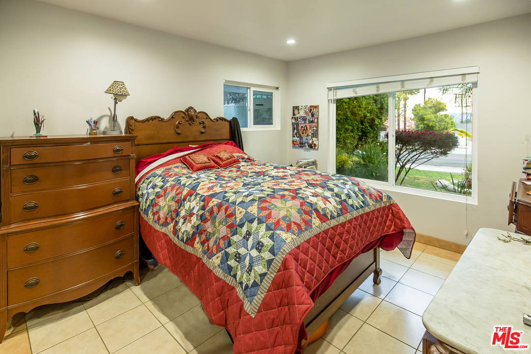 1007 West Kenneth Road Glendale, CA 91202 - Photo 30 of 30 Gallery Image 30