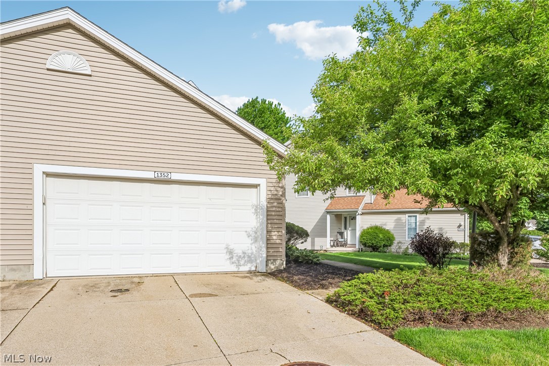 1352 Meadow Run Akron, OH 44321 - Photo 14 of 24