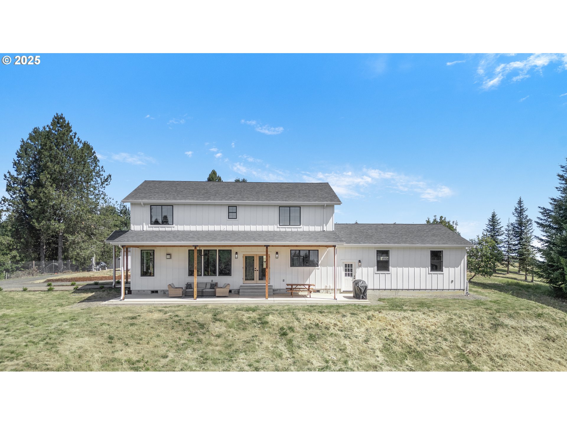 25053 Larson Road Monroe, OR 97456 - Photo 34 of 45 a house view with a garden space