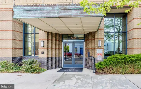 a view of outdoor space yard and porch