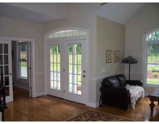 487 Gilbertville Road New Braintree, MA 01531 - Photo 7 of 12 Gallery Image 7