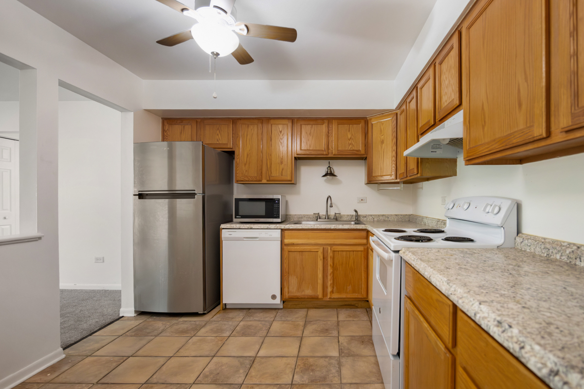 2214 South Goebbert Road, Unit 178 Arlington Heights, IL 60005 - Photo 12 of 25