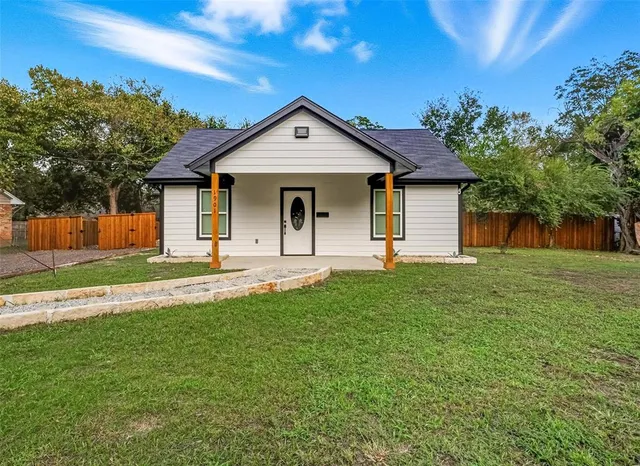 $269,900 | 1901 South Jefferson Street, Kaufman, TX 75142