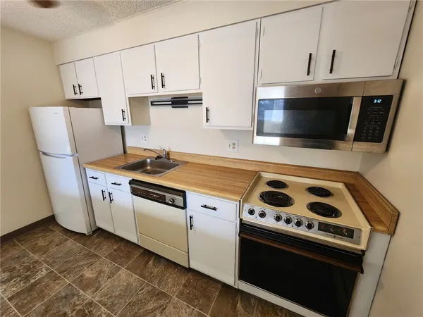 $134,900 | 910 Westage At The, Irondequoit, NY 14617