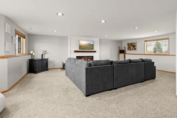 $599,900 | 829 Leonards Way, Argusville, ND 58005
