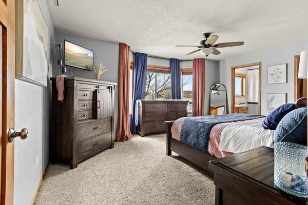 $599,900 | 829 Leonards Way, Argusville, ND 58005