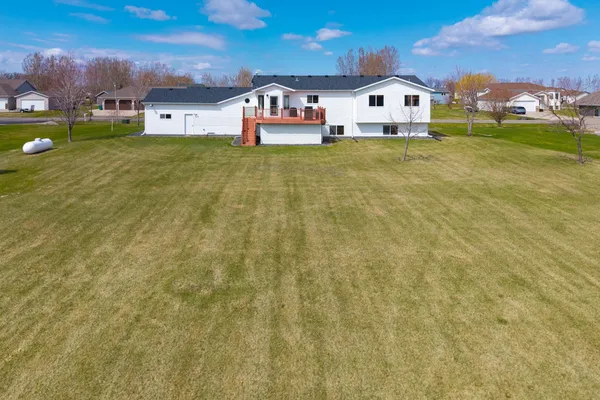 $599,900 | 829 Leonards Way, Argusville, ND 58005