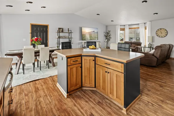 $599,900 | 829 Leonards Way, Argusville, ND 58005