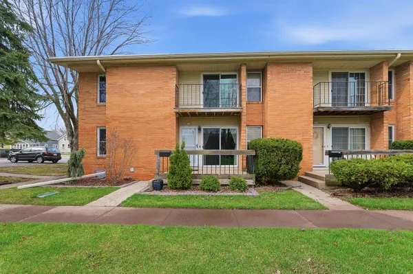$157,000 | 733 West 9th Avenue, Oshkosh, WI 54902