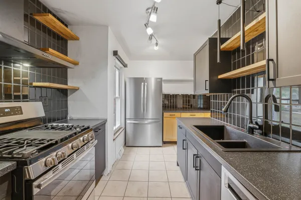 $157,000 | 733 West 9th Avenue, Oshkosh, WI 54902