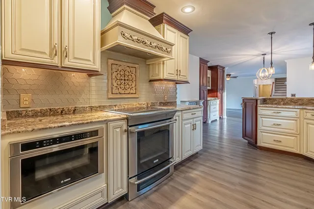 $614,900 | 19328 Stirrup Drive, Abingdon, VA 24211