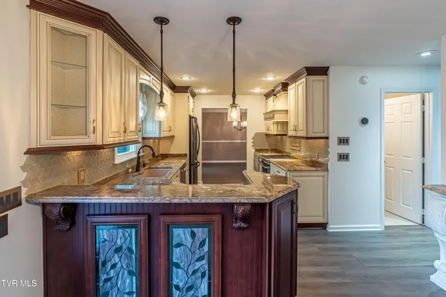 $614,900 | 19328 Stirrup Drive, Abingdon, VA 24211