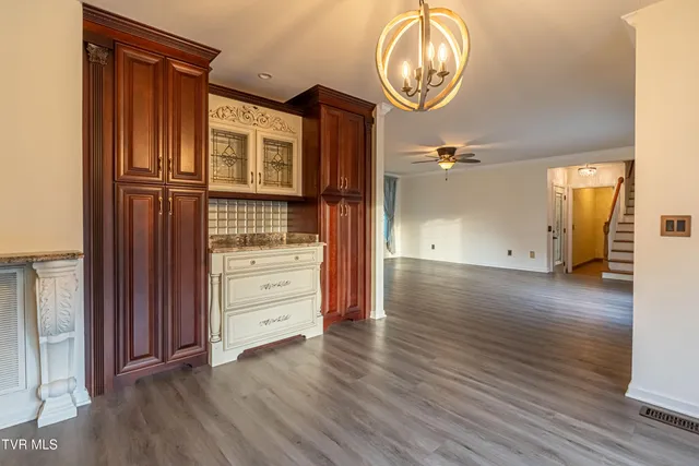 $614,900 | 19328 Stirrup Drive, Abingdon, VA 24211