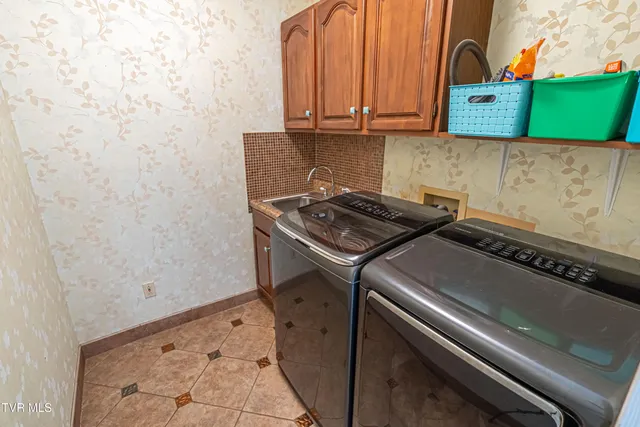 $614,900 | 19328 Stirrup Drive, Abingdon, VA 24211