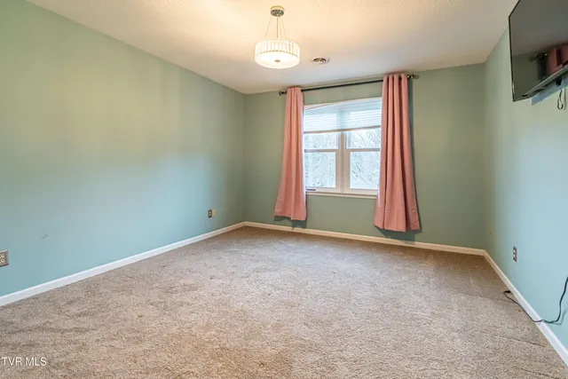 $614,900 | 19328 Stirrup Drive, Abingdon, VA 24211