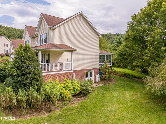 $614,900 | 19328 Stirrup Drive, Abingdon, VA 24211