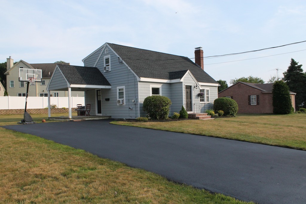 21 Bradley Road Danvers, MA 01923 - Photo 3 of 30 Gallery Image 3