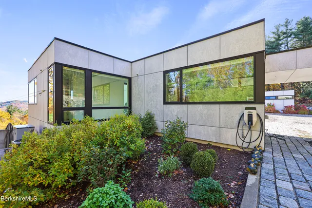 $3,650,000 | 42 West Alford Road, West Stockbridge, MA 01266